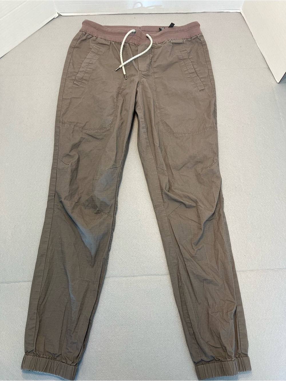 Vuori Men Ripstop Traveler Jogger Tauper Grey Size Medium